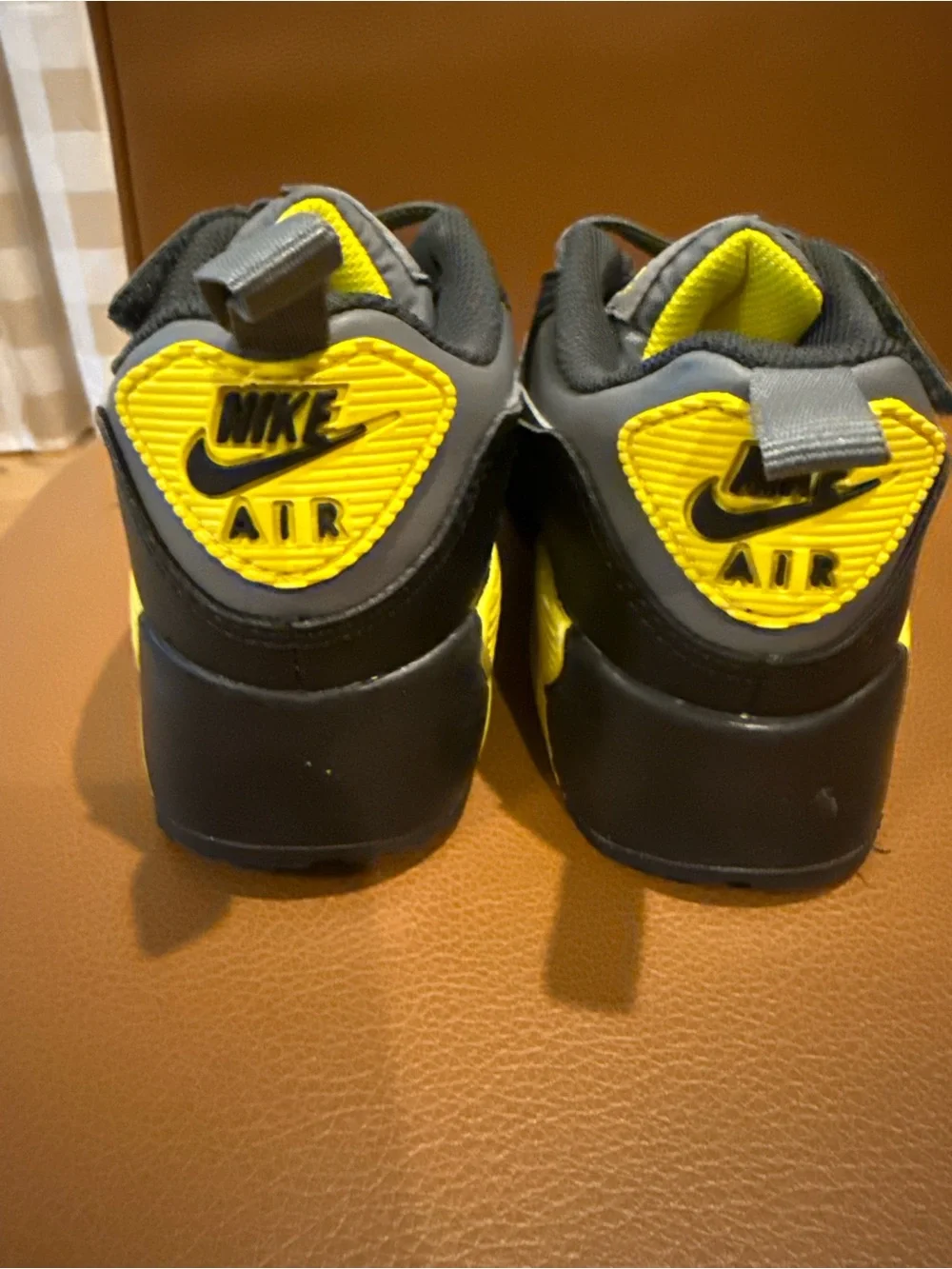 Nike Air Max 90 kids Smoke Grey/Yellow Athletic Sneakers NWOT 11.5